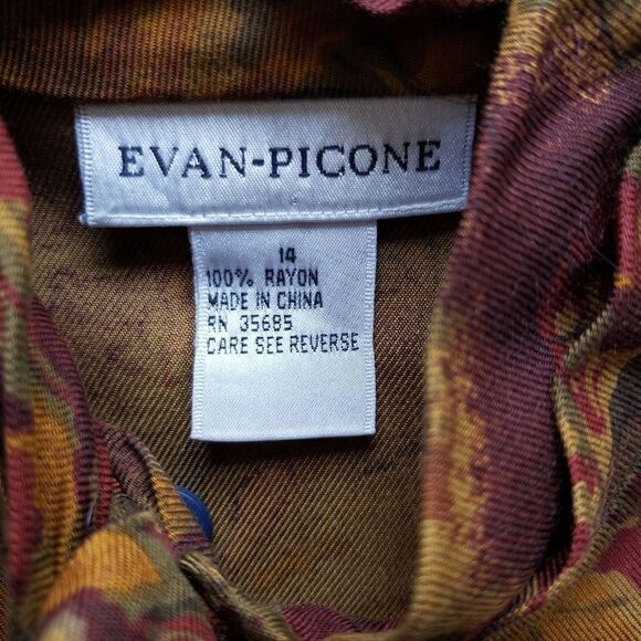 Vintage Evan Picone blouse. - Picture 15 of 16